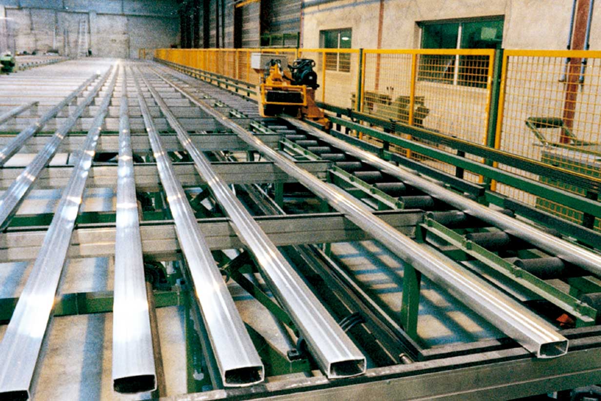 Profall, l'un des plus grands fabricants de profilés en aluminium extrudé  en Italie